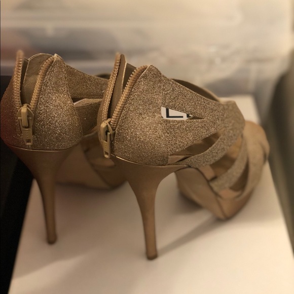 🛑 Aldo Salvietti Multi Metallic (Gold) Heels- 8.5 - Picture 2 of 2